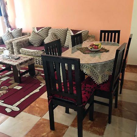 Cozy New 2 Bd Amazing Beach View Next To Hilton Hotel Family Only !العائلات فقط Alejandría Exterior foto
